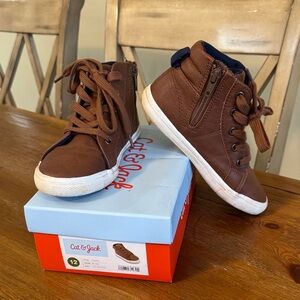Cat & Jack Boy’s Brown High-Top Side Zip Boots 11 / 12